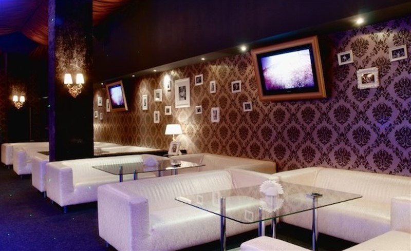 Премиум караоке. Vip комната. Синатра ставрополь. Караоке клуб опера. Караоке комнаты ставрополь.