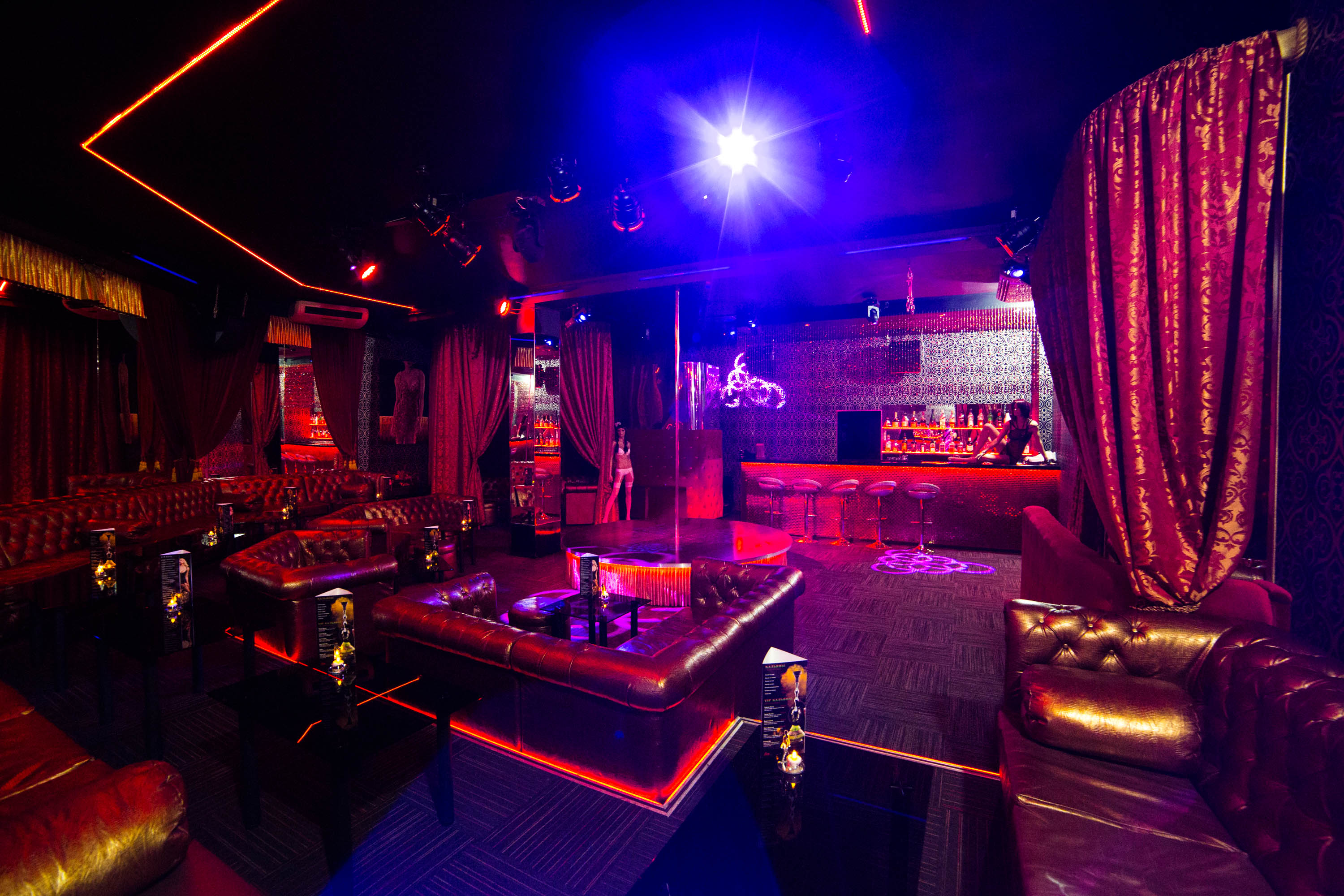 Best Vegas Strip Clubs On A Tight Budget